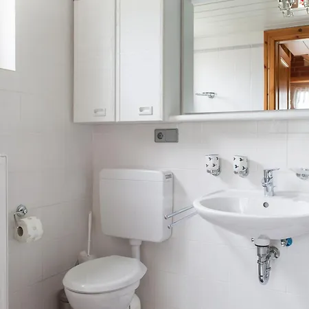 Elbwiesenhaus Mit Schoenen Garten Semesterbostad Lenzerwische