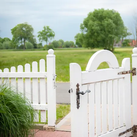 Elbwiesenhaus Mit Schoenen Garten Semesterbostad Lenzerwische