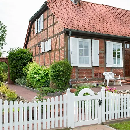 Elbwiesenhaus Mit Schoenen Garten * Lenzerwische