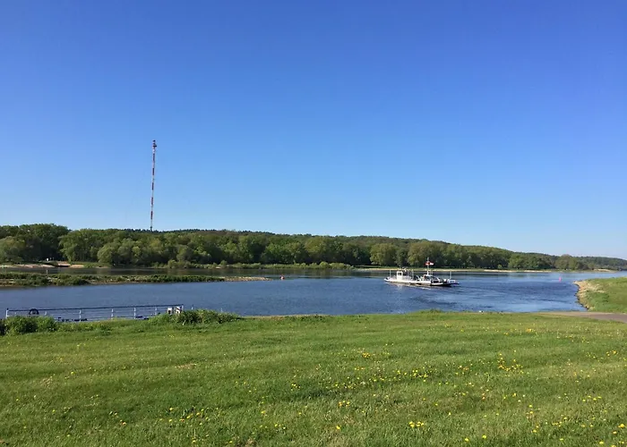 Elbwiesenhaus Mit Schoenen Garten Lenzerwische