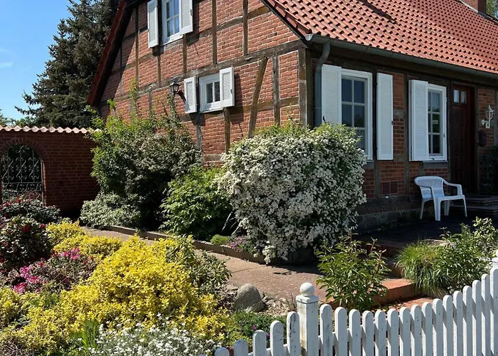 Elbwiesenhaus Mit Schoenen Garten بيت للعطل Lenzerwische